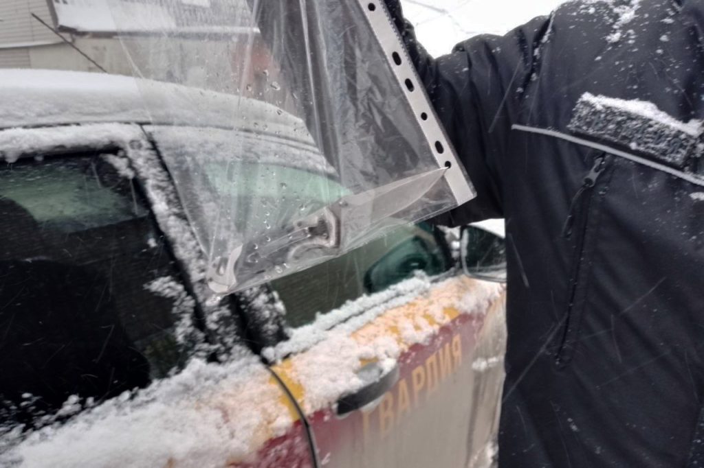 Новосибирец напугал ножом наглого покупателя, который хотел купить продукты без очереди