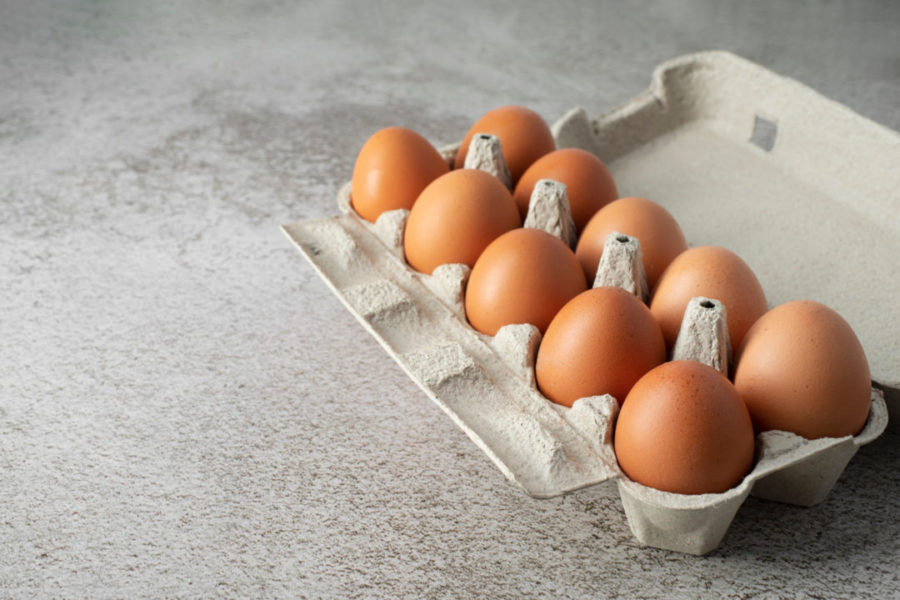 Рост цен на куриные яйца объяснили на Новосибирской птицефабрике