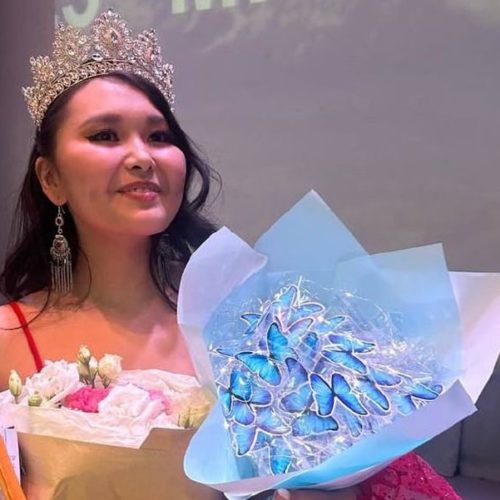 Студентка из Новосибирска Байана Иванова получила корону «Мисс Алтай»