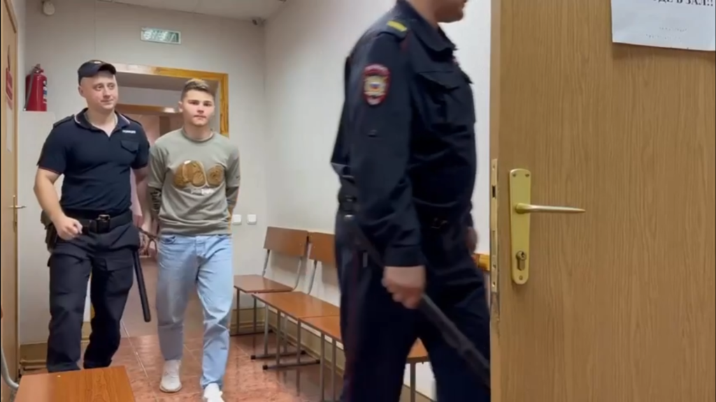 Утвердили обвинительное заключение по стрелявшему на мосту блогеру в Новосибирске