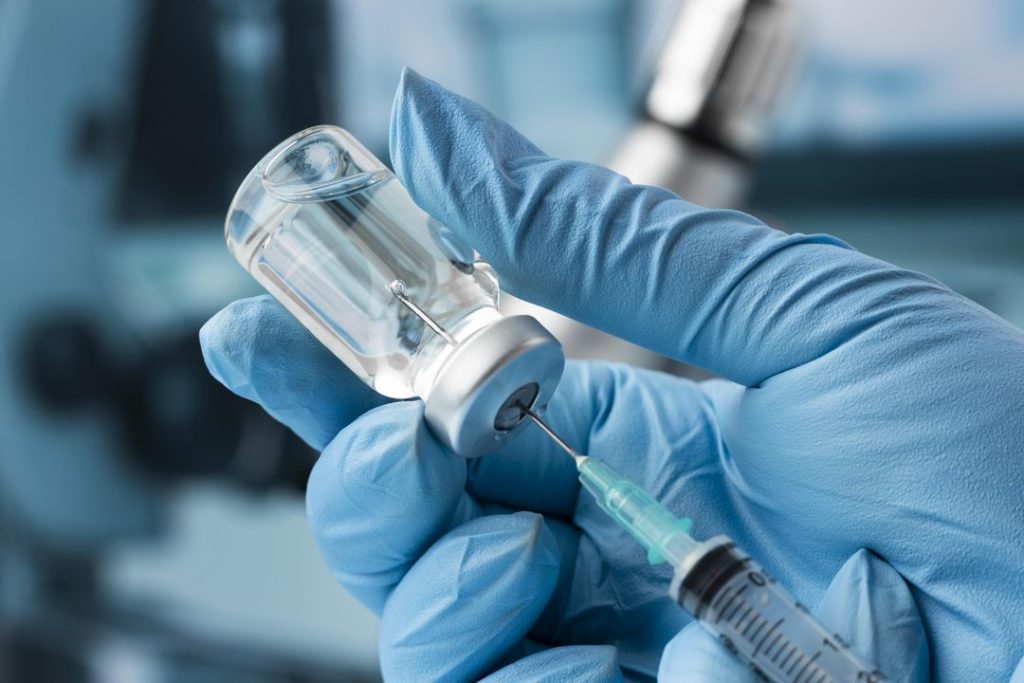 Нехватку вакцин от коклюша и кори опровергли в Минздраве Новосибирска