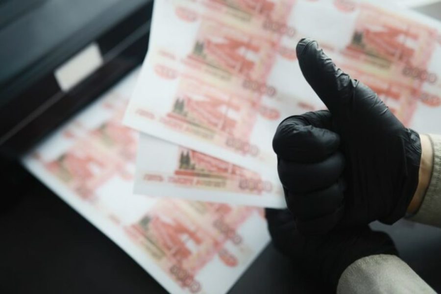 Эксперты рассказали о мошеннической схеме, связанной с обновленной 5000-рублевой банкнотой