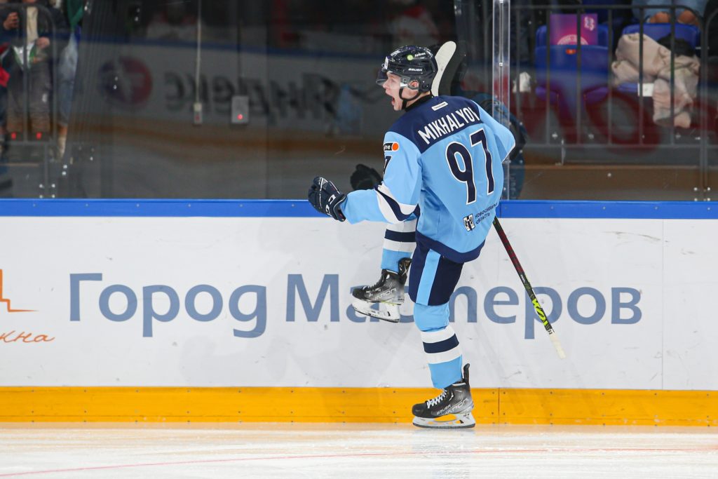 В матче звезд КХЛ примет участие нападающий «Сибири» Владимир Михалев