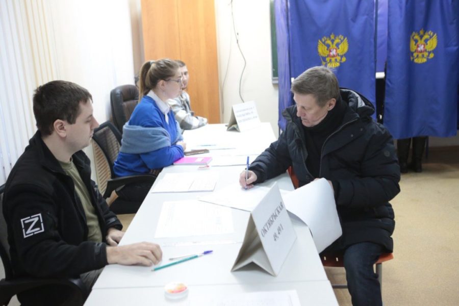 Мэр Новосибирска проголосовал на довыборах в Совет депутатов