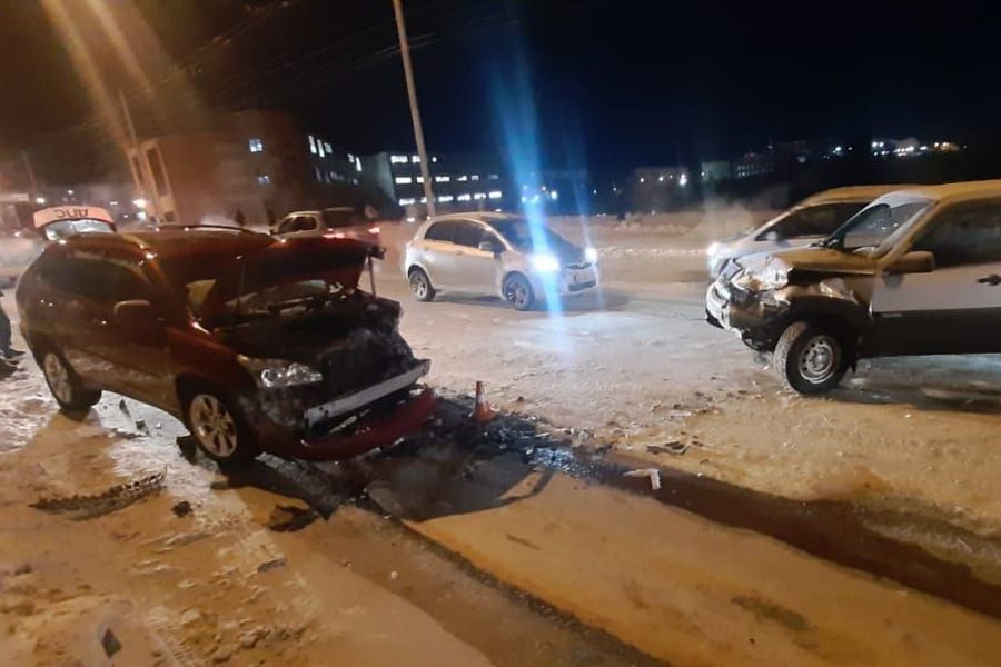 В ДТП с двумя машинами пострадали школьницы в Новосибирске