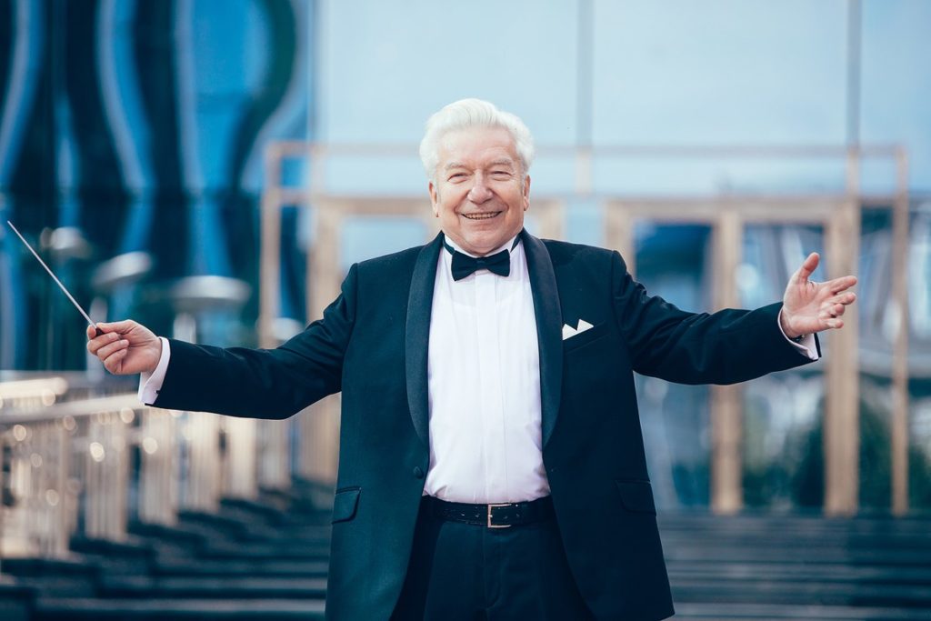 Умер главный дирижер Русского академического оркестра Владимир Гусев в Новосибирске