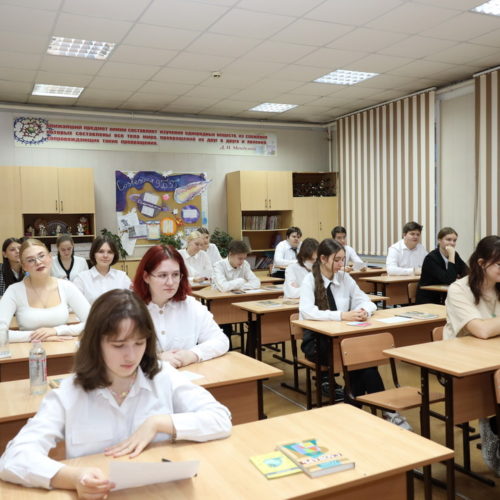 Итоговое сочинение написали более 13 тысяч выпускников в Новосибирской области