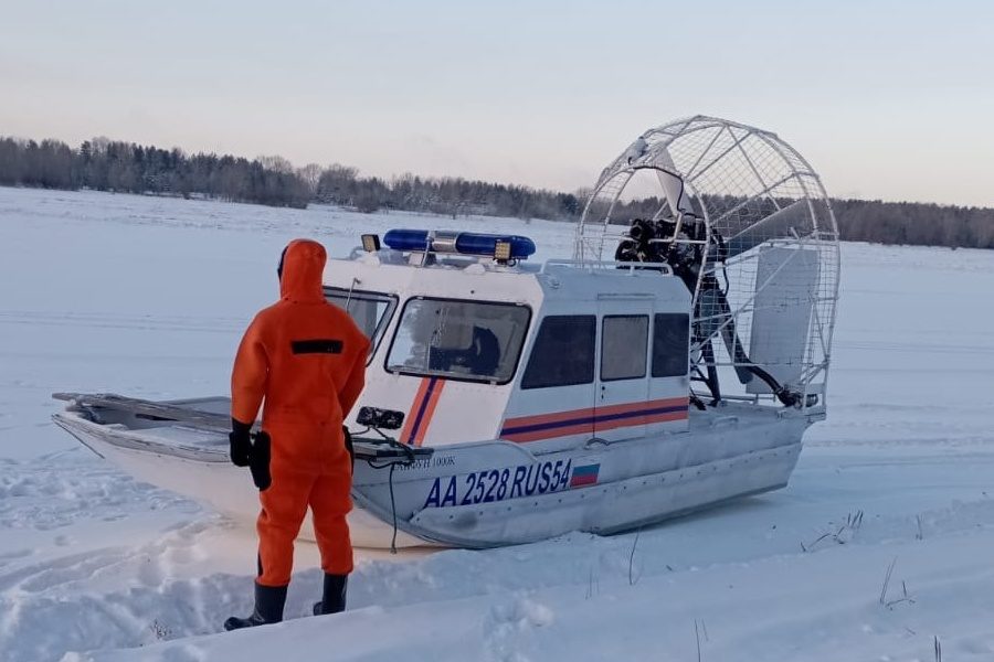Рыбак спас девушку провалившуюся под лед в Новосибирске
