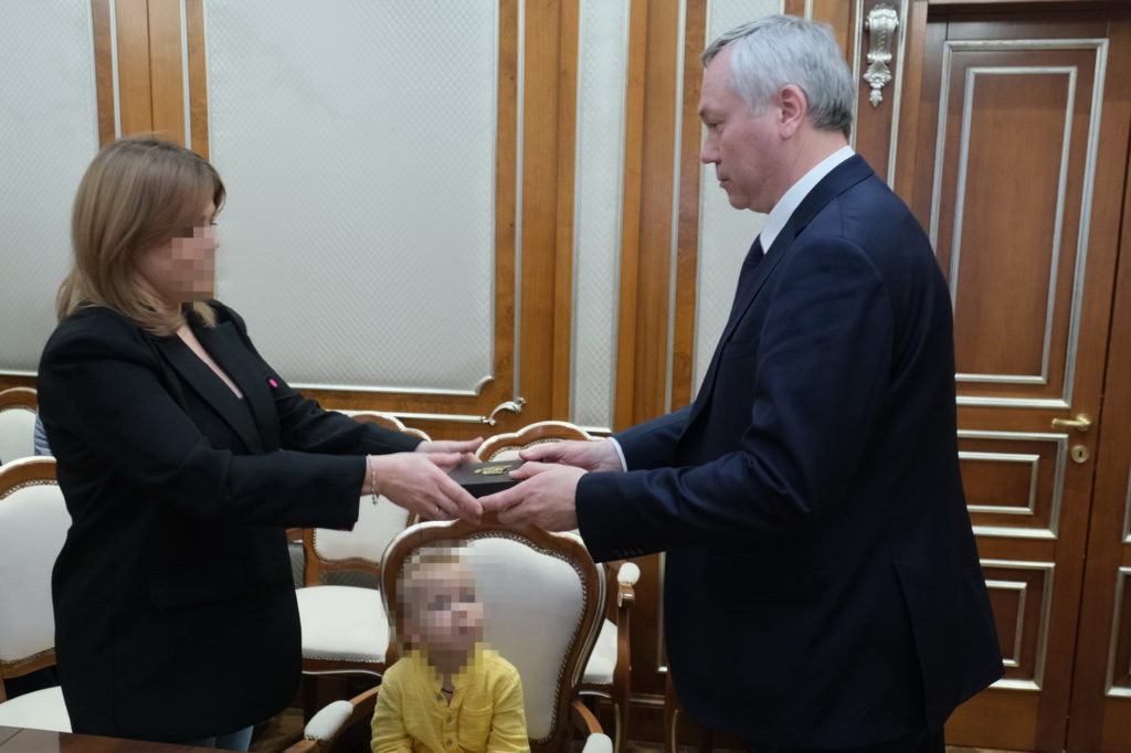 Звезду Героя ДНР Андрей Травников передал семье погибшего бойца