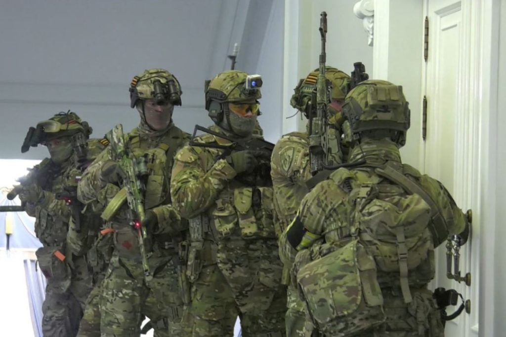 В здании правительства Новосибирской области захвачен заложник