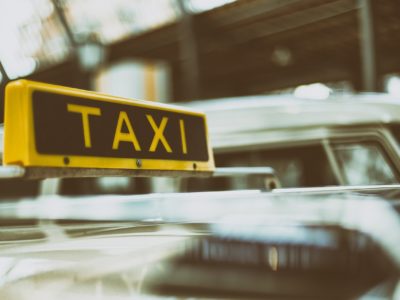 Средняя стоимость поездки на такси за год выросла на 24% в Новосибирске