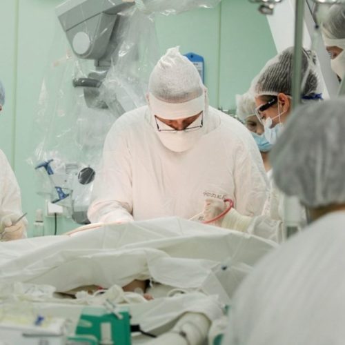 Хирурги удалили из мозга ребенка кисту с личинками паразитов