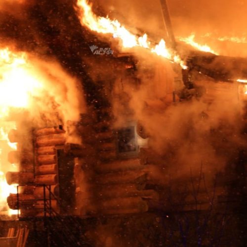 Банный комплекс сгорел за ночь в Новосибирске
