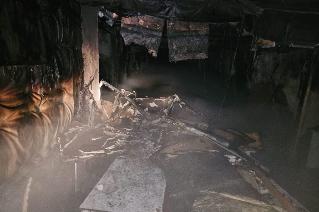 Опубликованы фото сгоревшего подвала в гимназии № 10 в Новосибирске