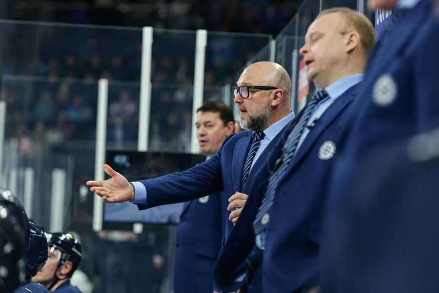Тренер ХК «Сибирь» устроил разнос команде после третьего проигранного матчаv