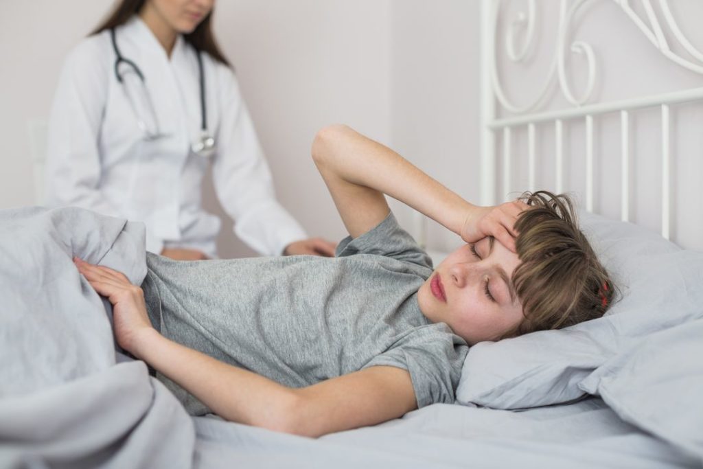 «Избили до потери сознания и бросили в раздевалке»: третьеклассник оказался в больнице после школьной драки в Новосибирске