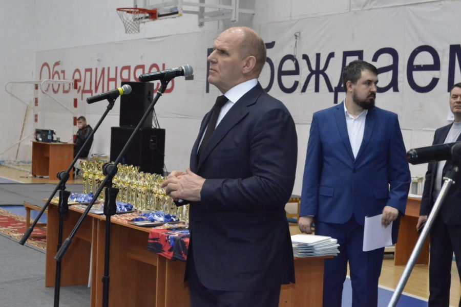 Сенатор Александр Карелин посетил турнир по греко-римской борьбе под Новосибирском