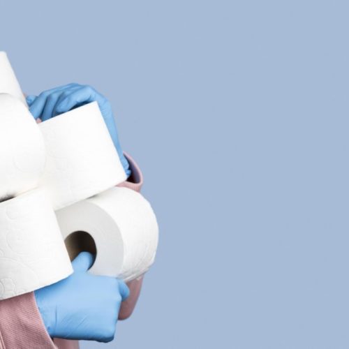 Халаты, тапочки и туалетную бумагу предлагают включить в полис ОМС
