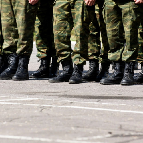 Более 50 экс-мигрантов поставлены на воинский учет в Сибири