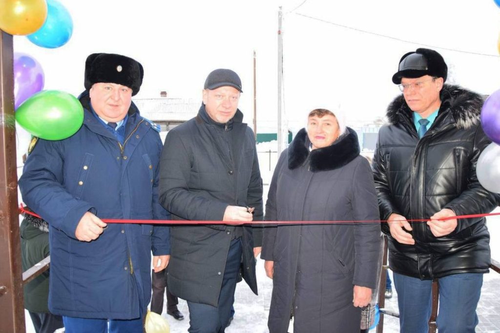 Прокурор помог открыть ФАП в деревне Квашнино Новосибирской области