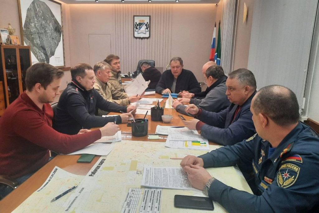 Глава штаба ЧС Сергей Сёмка назвал причины аварий на теплосетях в Новосибирске