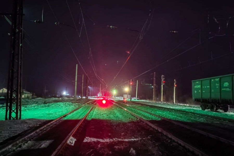 Грузовой поезд насмерть сбил мужчину под Новосибирском