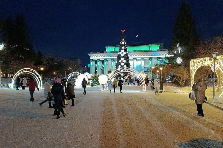 Новосибирск простится с главной елкой в конце января