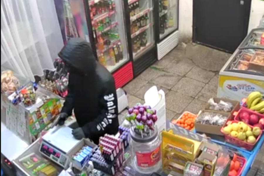 Подозреваемого в ограбление магазина задержали под Новосибирском