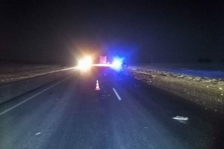 Водитель легковушки погиб в ДТП с КАМАЗом на трассе под Новосибирском