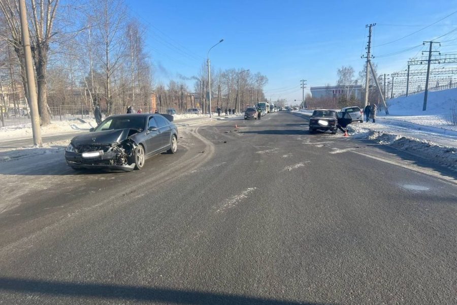 Школьница пострадала в ДТП с тремя автомобилями в Новосибирске