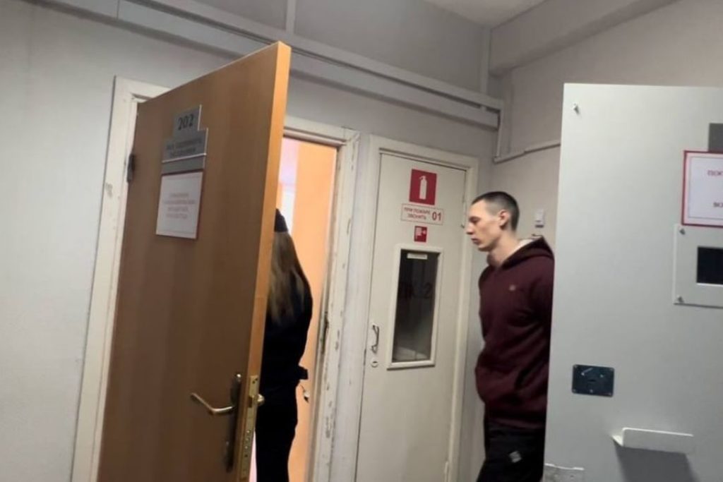 Невиновен: присяжные поверили обвиняемому в убийстве подростка на пляже в Новосибирске