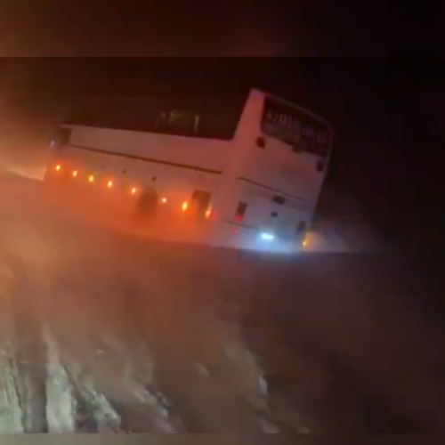 Автобус с 45 пассажирами улетел в кювет с трассы в Новосибирской области