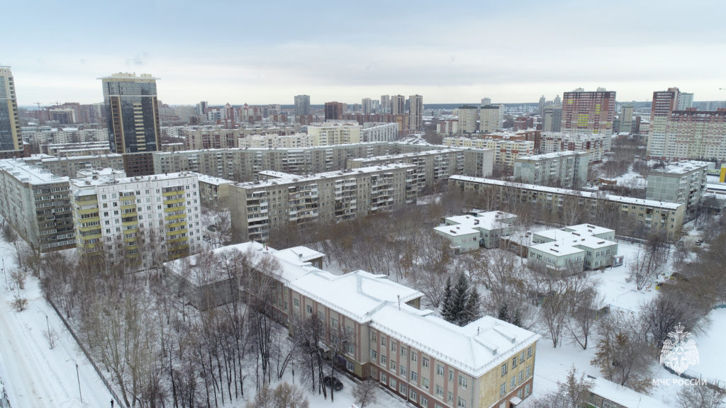 Беспилотники обследуют кровли домов в Новосибирске