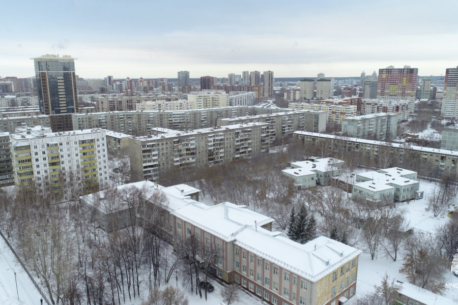 Беспилотники обследуют кровли домов в Новосибирске