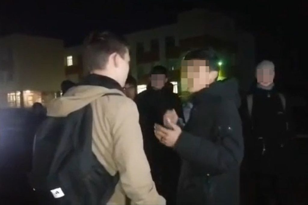 «Чайник и утюг»: мигранты предложили бытовую технику за сломанный нос школьнику в Новосибирске