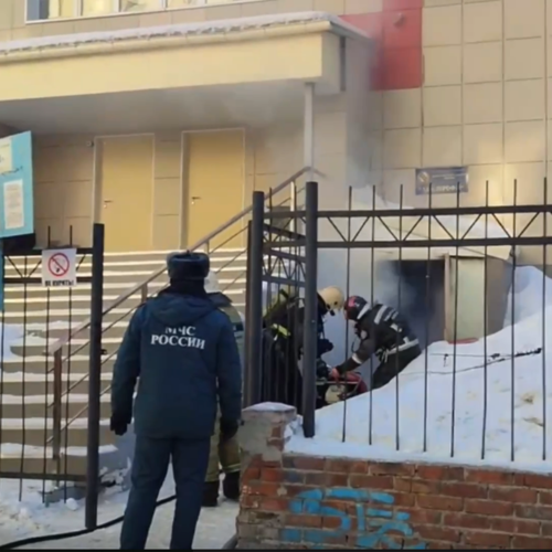 Пожар в гимназии № 10 Новосибирска: сотрудники МЧС ищут погибших