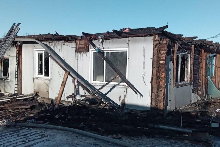 Мать спаслась, а дети погибли: еще один смертельный пожар произошел в Сибири