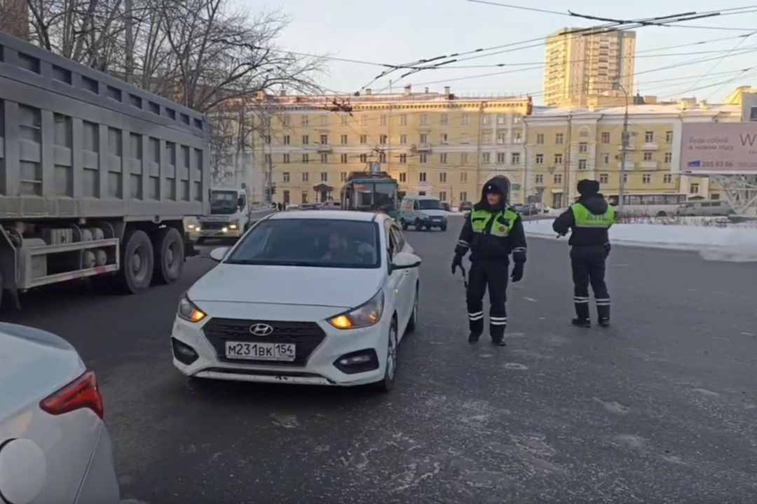 Охоту на таксистов-нарушителей открыли полицейские в Новосибирске