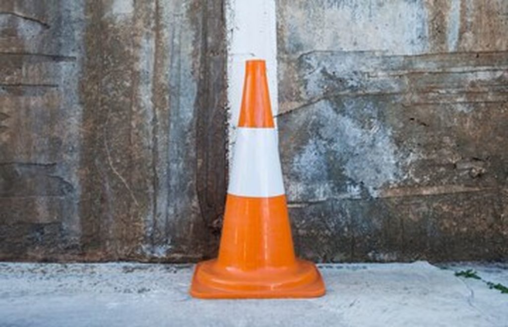 Проезд закрыли на одной из улиц в Центральном районе Новосибирска