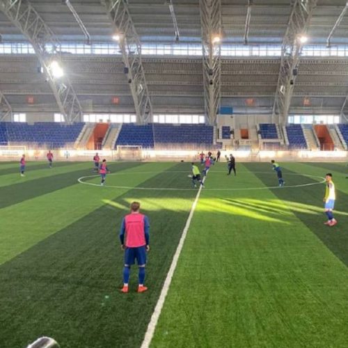 Футбольный матч прервали из-за звонка о минировании в Новосибирске