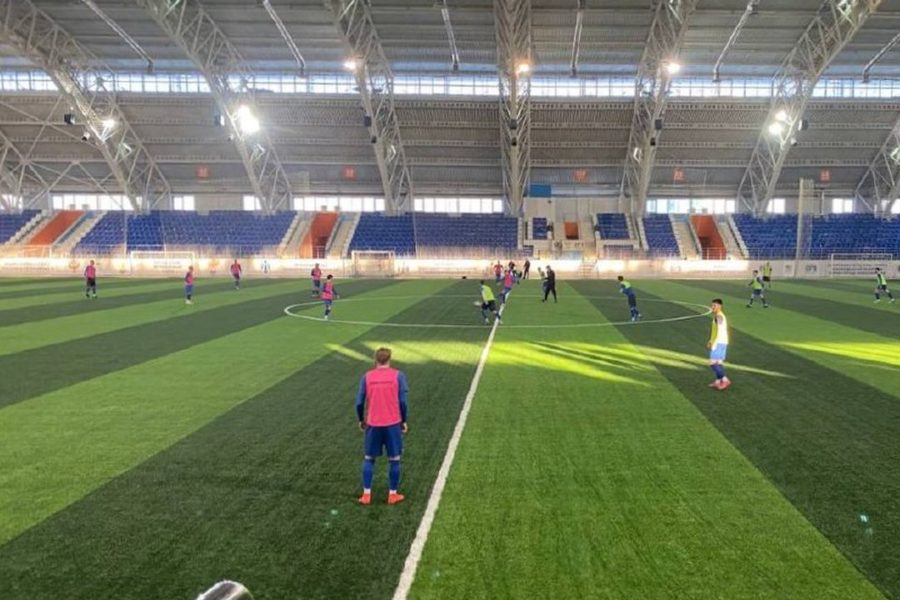 Футбольный матч прервали из-за звонка о минировании в Новосибирске