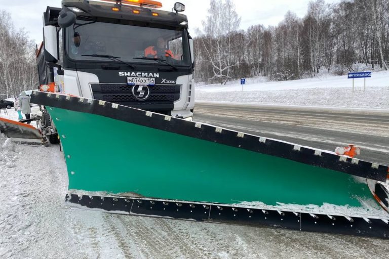Министр проверил, как почистили трассу Новосибирск― Ленинск-Кузнецкий