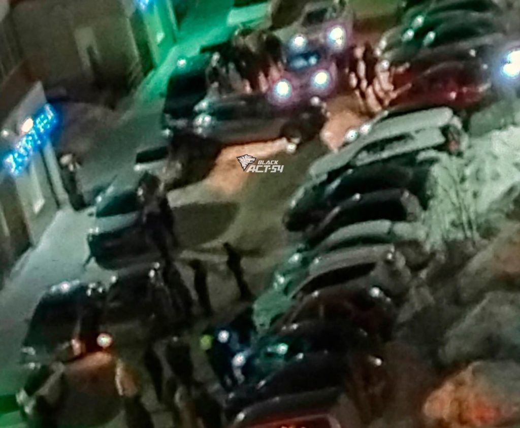 «Она ни петь, ни свистеть»: пьяная женщина на Porsche Cayenne разбила 12 автомобилей в Новосибирске