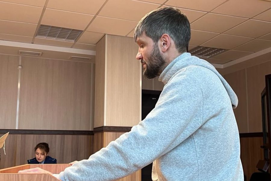 Сибиряку с молотком судья смягчил приговор за нападение на полицейского