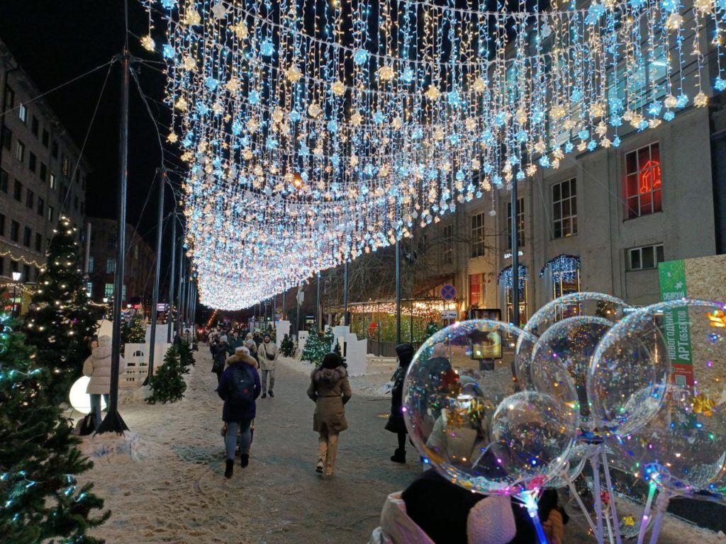 Пешеходный участок улицы Ленина вновь сделали дорогой