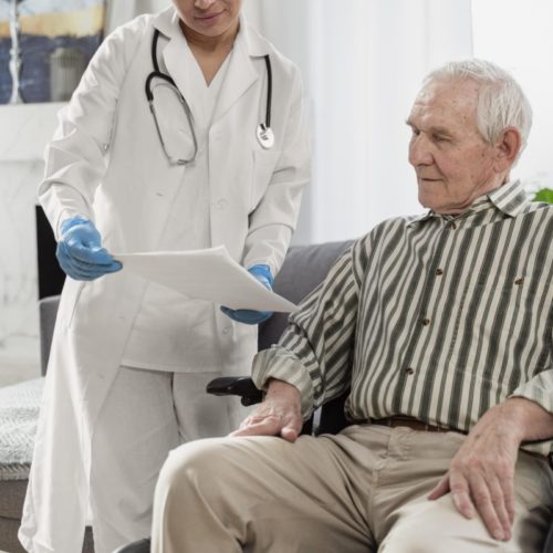 Минздрав сделает доступнее медпомощь для пожилых людей