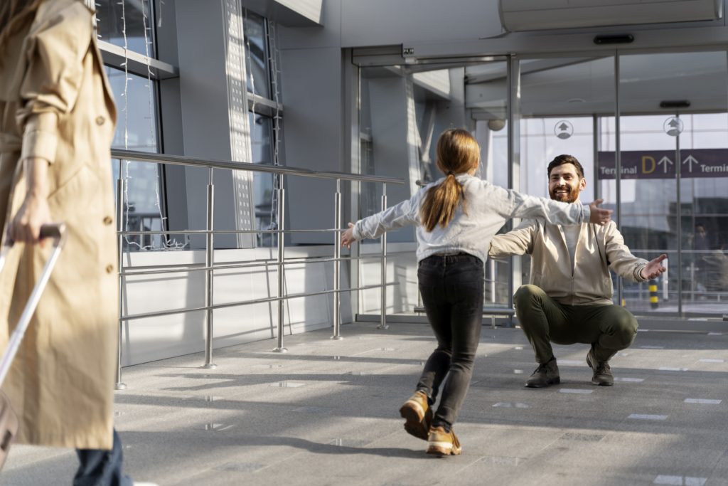 Власти хотят запретить пускать в аэропорты встречающих и провожающих