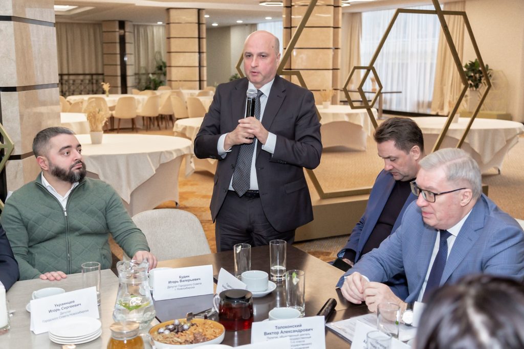 Бизнесмены, депутаты и общественные деятели назвали первоочередные задачи для будущего мэра Новосибирска