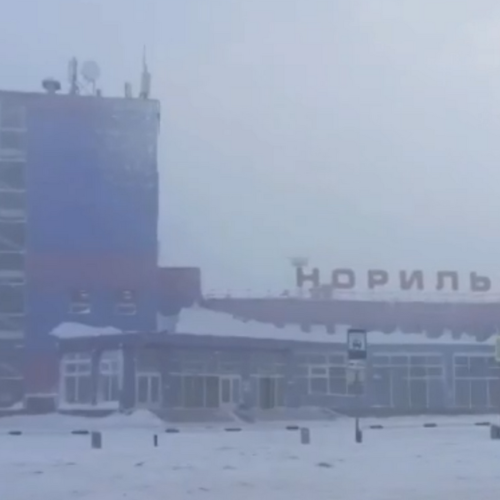 Из-за плохой погоды жители Новосибирска не смогли улетел из Норильска