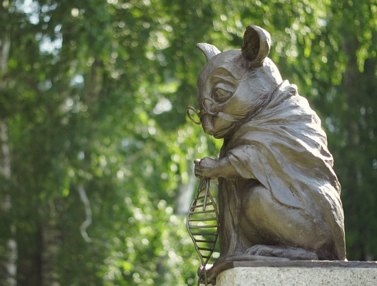 Новосибирский памятник лабораторной мыши вошел в топ-7 монументов с глубоким смыслом